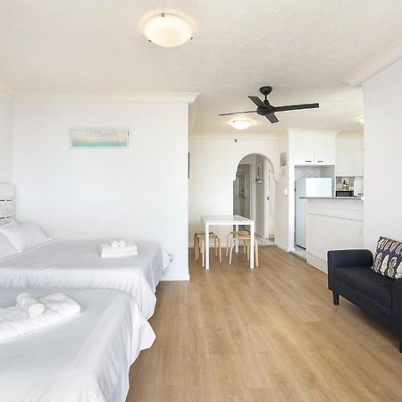 1 Bedroom And 1 Living Room Family Suite Gold Coast Kültér fotó