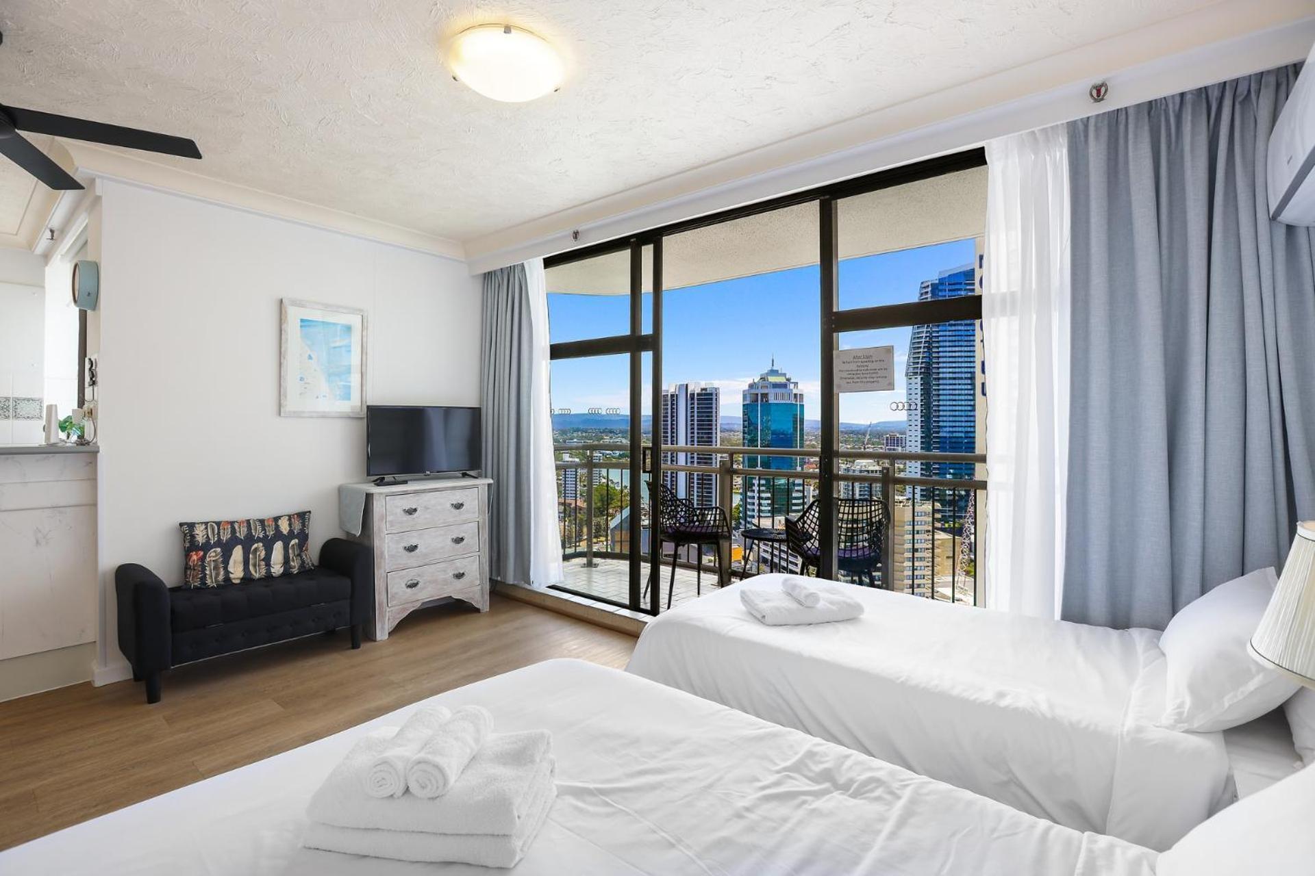1 Bedroom And 1 Living Room Family Suite Gold Coast Kültér fotó